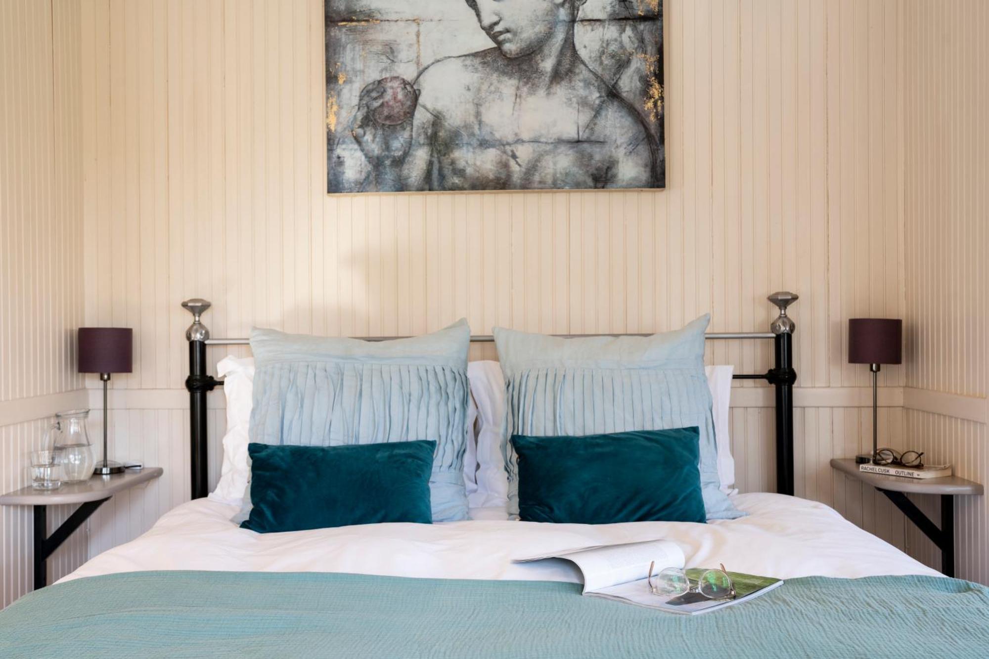 Old Mill Lodge By Huluki Sussex Stays Hurstpierpoint Exteriör bild